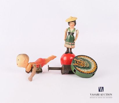null Lot of toys including a metal call imitating the cry of a sioux (oxidation -...