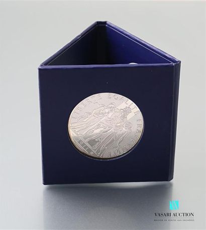 null MONNAIE DE PARIS
Pièce en argent 900°/00 de 100 euros, République Française...