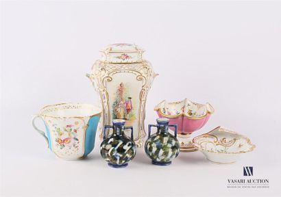 null Set of six porcelain pieces including a pair of baluster-shaped vases with polychrome...