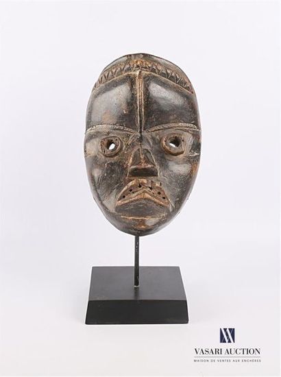 null AFRIQUE DE L'OUEST - LIBERIA
Masque Dan en bois
Socle métalique 
Années 50
Haut....