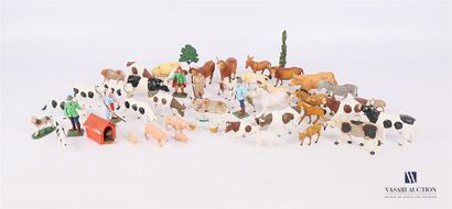 null STARLUX
Lot with about 40 plastic subjects representing animals and farm 
activities...