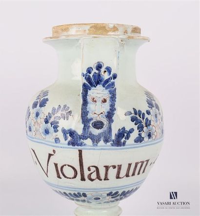 null MOUSTIERS in the taste of an apothecary's 
Chevrette in earthenware with a blue...