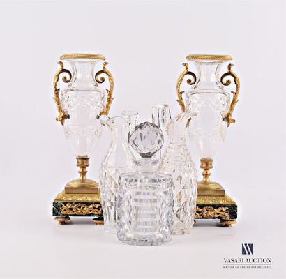 null Set comprising a glass carafe and its facetted stopper decorated with diamond...