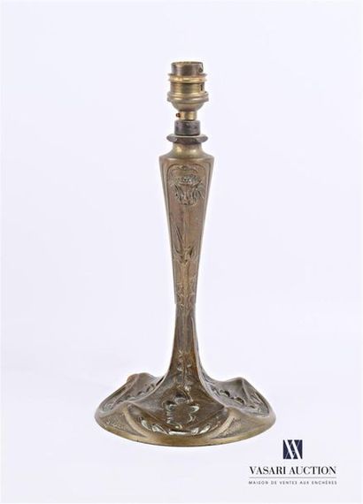 null LELEU Georges (XXth century) Bronze lamp
base with relief decoration of thistles...