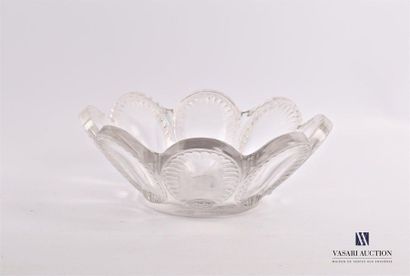 null LALIQUE France 
Glass cup, the border hemmed with petals adorned with palms...