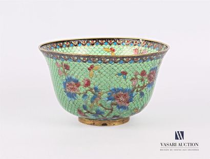 null Bowl in cloisonné enamels with peonies and birds decoration
End of the XIXth...