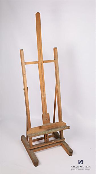 null Adjustable natural wood flooring easel
20th century
(wear, paint stains)
High....