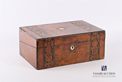 null Writing box made of ronse wood veneer with inlaid decoration of bands of geometrical...