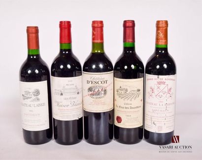 null Batch of 5 bottles including :

1 bottleChâteau LABRIESt Emilion1992

1 bottleLES...