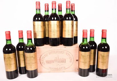 null 12 bouteilles	Château DURFORT VIVENS	Margaux GC	1974

	Et. excellentes. N :...