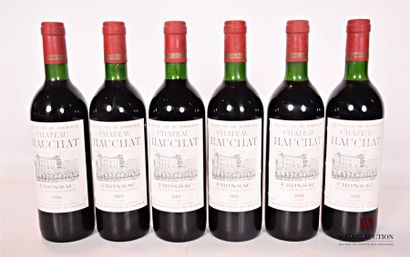 null 6 bouteilles	Château HAUCHAT	Fronsac	1985

	Et. à peine tachées. N : 3 bas goulot,...