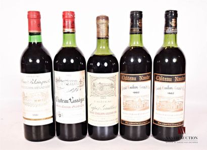 null Lot de 5 blles comprenant :		

2 bouteilles	Château NAUDE	St Emilion GC	1982

1...