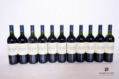 null 11 bouteilles	VIEUX CHÂTEAU BOURGNEUF	Pomerol	1997

	Et. bonnes (1 un peu griffée)....