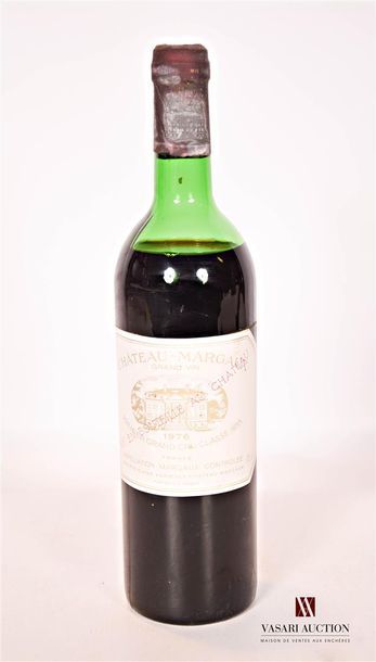 null 1 bottleChâteau MARGAUXMargaux 1er GCC1976

	And... a little stained. N: half...