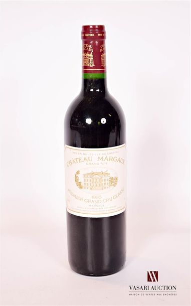 null 1 bouteille	Château MARGAUX	Margaux 1er GCC	1995

	Et. à peine tachée. N : mi...