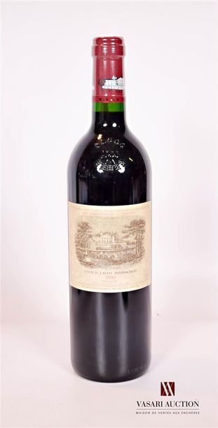 null 1 bouteille	Château LAFITE ROTHSCHILD	Pauillac GCC	2000

	Et. tachée (5 accrocs)....