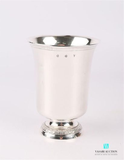 null Silver tulip-shaped timbale (1809-1819) resting on a pedestal base hemmed with...