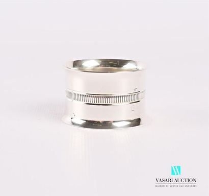 null Silver napkin ring, the belly hemmed in the center with a frieze of gadroons.
Weight:...