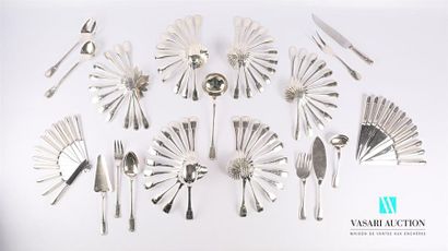 null Silverware, the handles decorated with fillets and ending with an acanthus leaf...