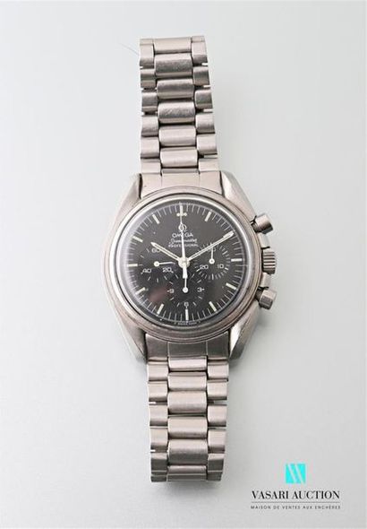  OMEGA Speedmaster, men's steel wristwatch, tonneau case, black dial with 3 counters...