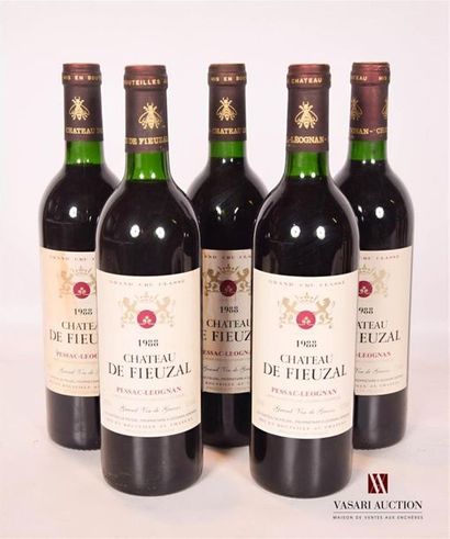 null 5 bouteilles	Château de FIEUZAL	Graves GCC	1988
	Et.: 2 impeccables, 1 à peine...