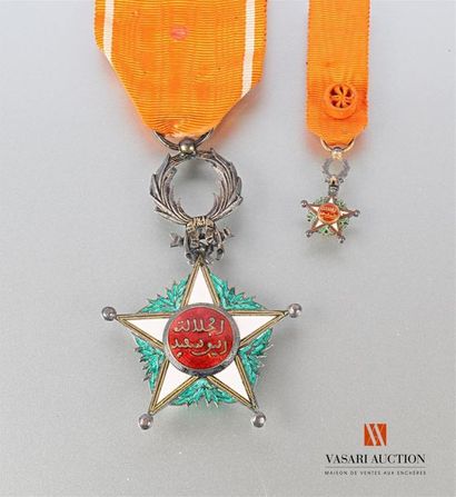 null Ordres et décorations : Ordre du Ouissam Alaouite Chérifien, créé par le Sultan...
