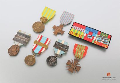 null Ordres et décorations : Croix de guerre 1939, ruban avec trois étoiles, médaille...