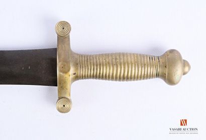 null Glaive réglementaire modèle 1831, poignée laiton poinçonnée, lame de 49 cm,...