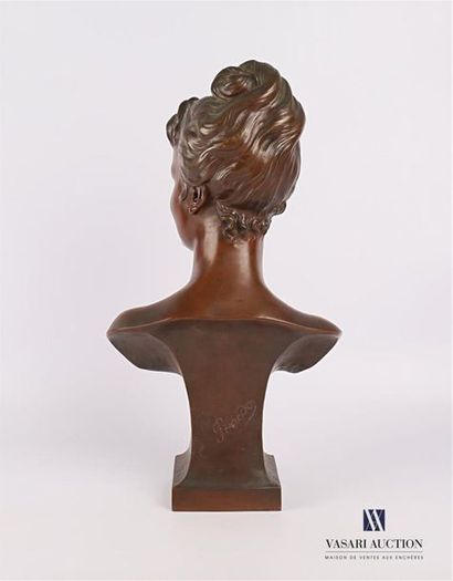 null PINEDO Emile (1840-1916) 
Lily
Bronze with brown
patina Titled in a cartouche,...