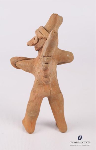 MEXIQUE - Culture Colima Warrior
Upright, well supported on his two massive legs,...