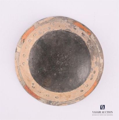 PEROU - Culture Paracas Dish 
The inside of this ceremonial dish is engraved with...