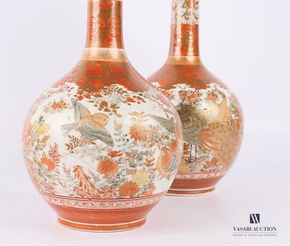 JAPON - Paire de vases JAPAN
Pair of white porcelain baluster-shaped covered vases...