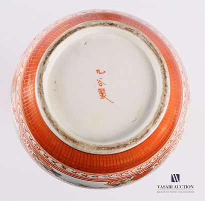 JAPON - Paire de vases JAPON
Paire de vases couverts de forme balustre en porcelaine...