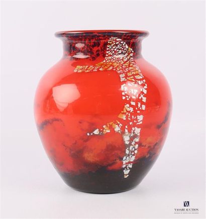 Muller Frères - Luneville MULLER Frères - LUNEVILLE
Vase de forme ovoïde en verre...