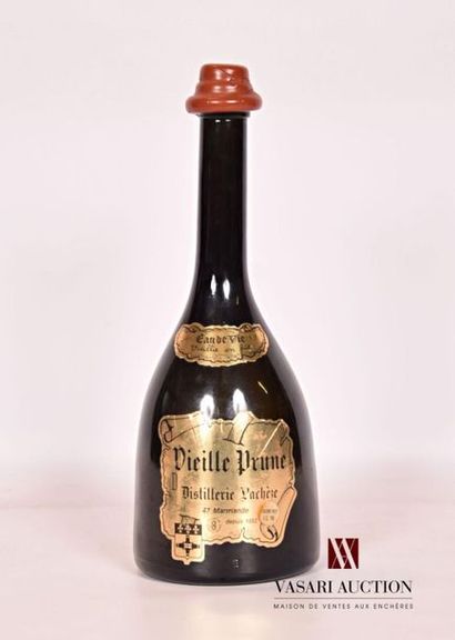 null 1 pot 	Eau de vie VIEILLE PRUNE mise Distillerie Lachèze		
	1,5 L - 42°. Et....