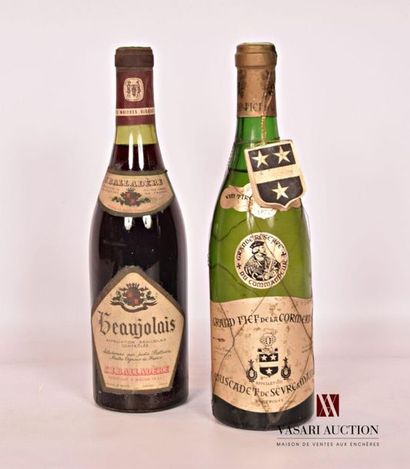 null Batch of 2 bottles including:
1 bottleBEAUJOLAIS set Sté J. Balladère (Old bottle)NM
1...