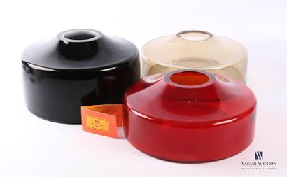 null SALVIATI (VENISE)
Trois vases noir, gris et rouge empilables modèle Colonna...