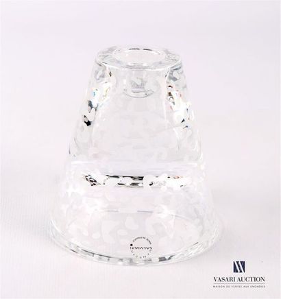null SALVIATI
Glass candle-holder of conical shape with hollow decoration of frosted...