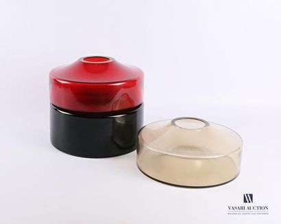 null SALVIATI (VENISE)
Trois vases noir, gris et rouge empilables modèle Colonna...