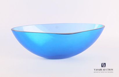 null SALVIATI 
Coupe en verre teinté bleu marine de forme navette, modèle Frammenti
Signée...