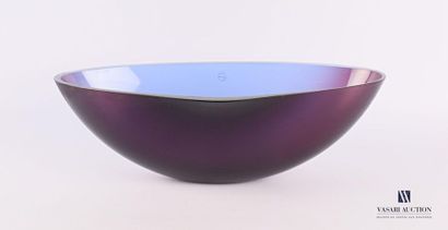 null SALVIATI 
Coupe en verre teinté violet améthyste de forme navette, modèle Frammenti
Signée...
