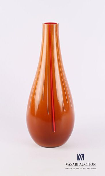 null SALVIATI
Vase en verre teinté ambre à décor de rayon blanc et un rouge, modèle...