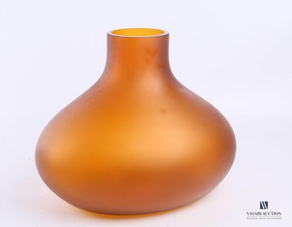 null SALVIATI 
Vase piriforme de couleur ambrée, modèle Fiesolani créé par Nijel...