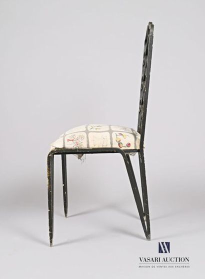 null PROU René (1889-1947), dans le goût de
Chaise en fer forgé patiné, le dossier...