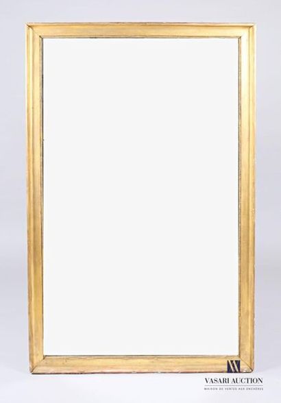 null Miroir en bois doré de forme rectangulaire, frise de feuilles d'eau à la vue
XIXème...