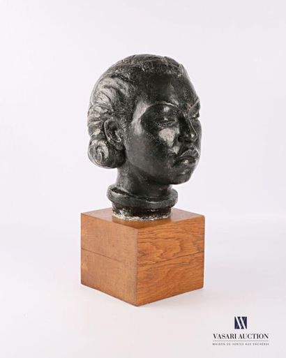 null DADIE-ROBERT Dagmar (1897-1966) Terracotta woman
's
head with black patina
Signed...