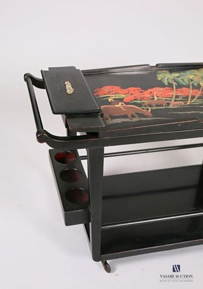 null LE THY (1919-1961) 
Table roulante formant bar en bois laqué noir, le plateau...