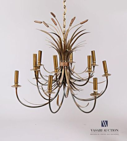 null MAISON CHARLES
Brass "foliage" chandelier with twelve arms of light on two levels...