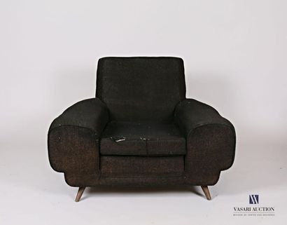 null Armchair and its footrest, they rest on tapered and oblique metal legs
Year...