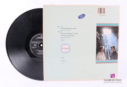 null Lot of 20 vinyl records :
JOHN PARR - St Elmo's fire 
1 33T record in cardboard
sleeve...